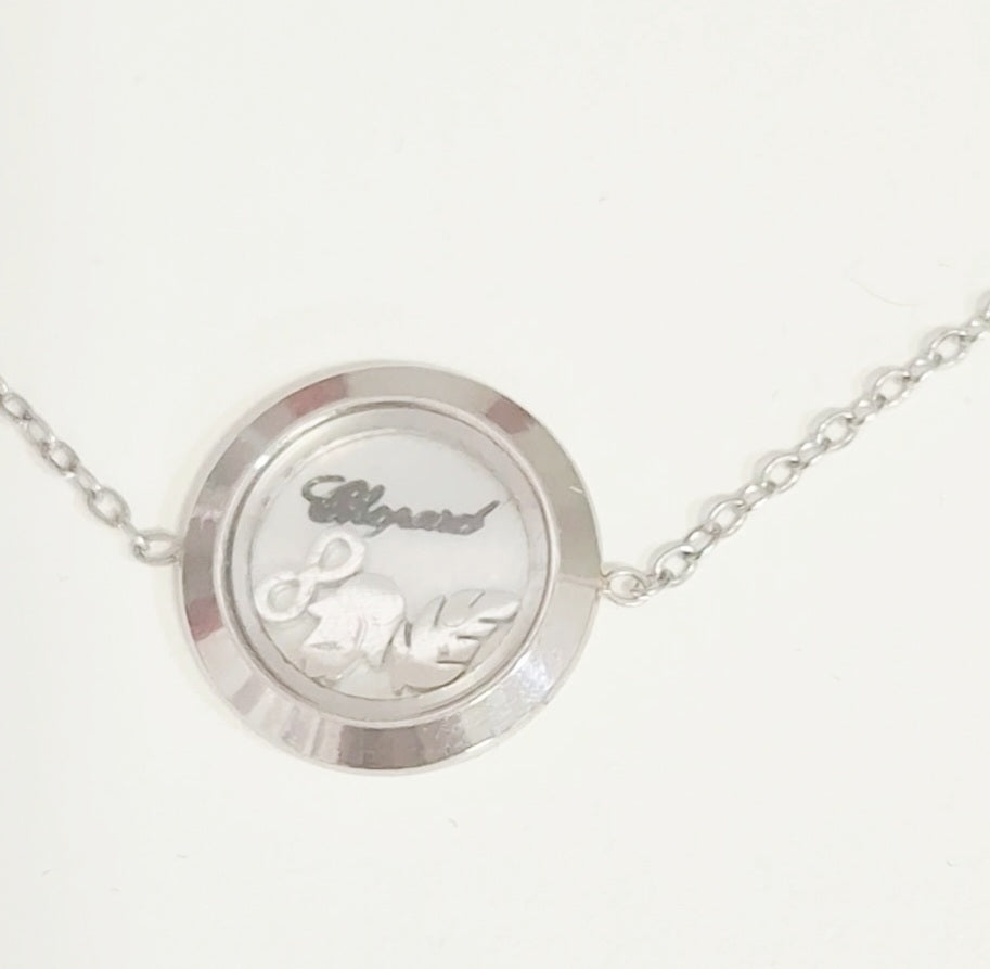 Pulseira com símbolos dentro